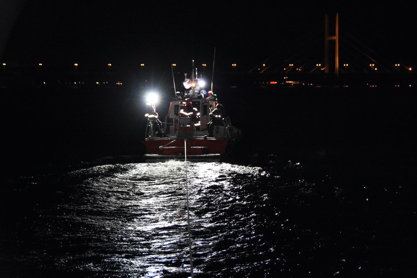 m/s Pyhäjärveä hinataan.